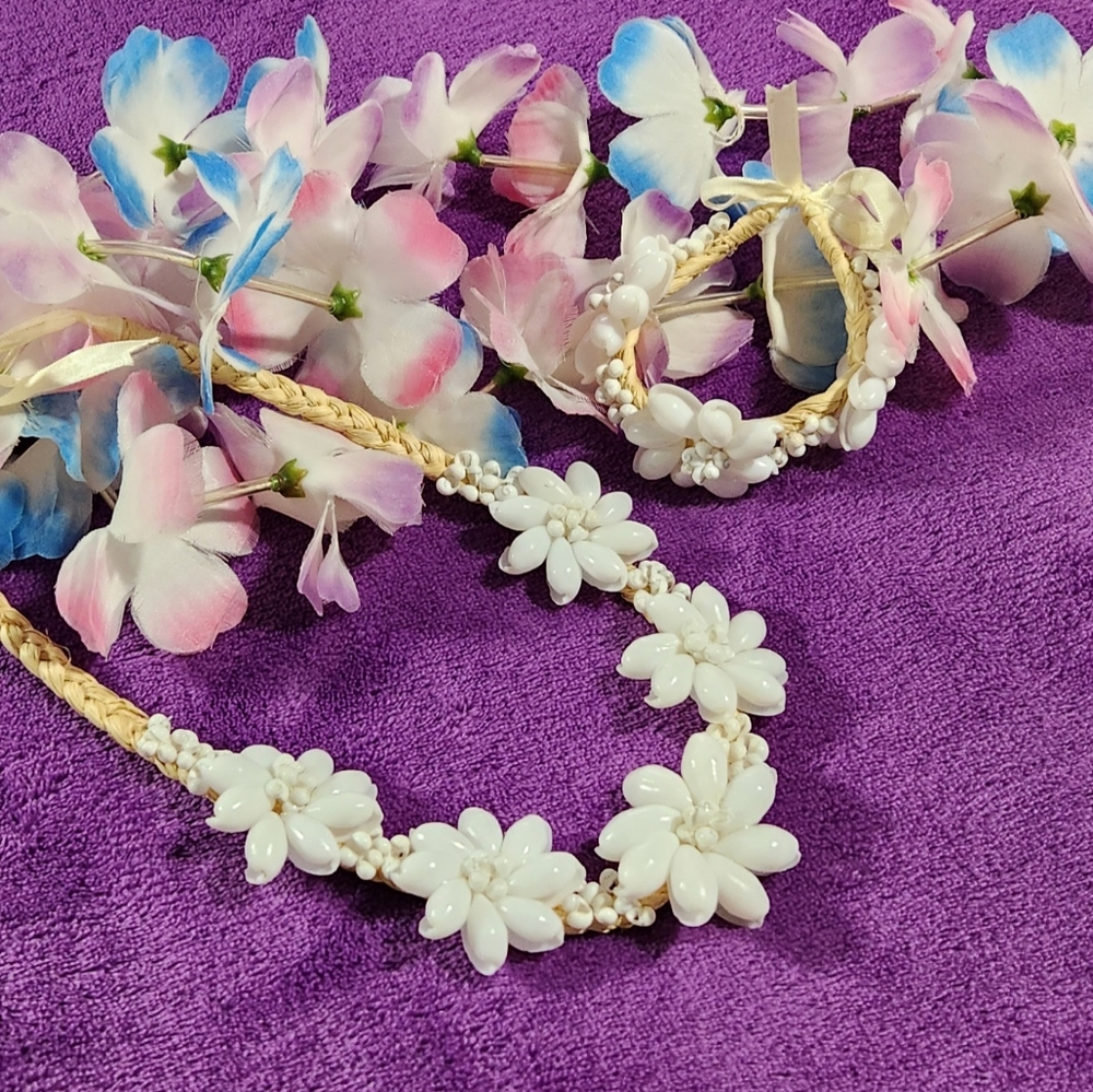 Hawaiian Lei White Tiara Bubble Shell Necklace & 2 Bracelet Set on Raffia - Picture 4 of 5
